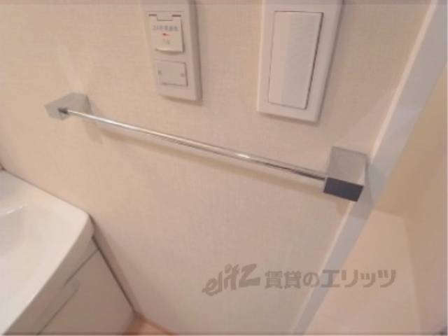 洗面所　タオルかけ