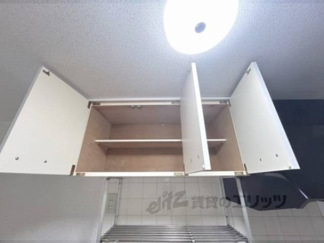 キッチン　上部収納