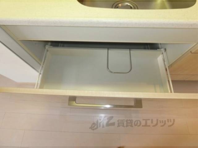 キッチン　下部収納