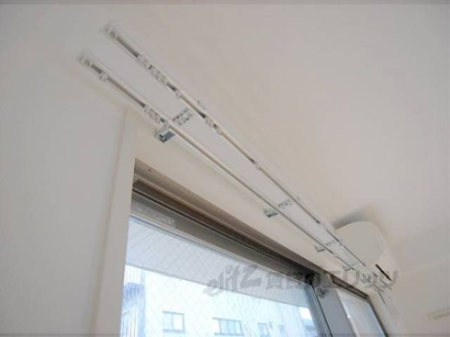 カーテンレール