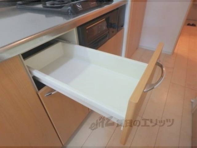 キッチン　キッチン下部収納