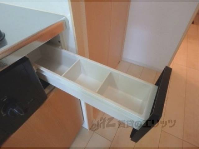 キッチン　キッチン下部収納