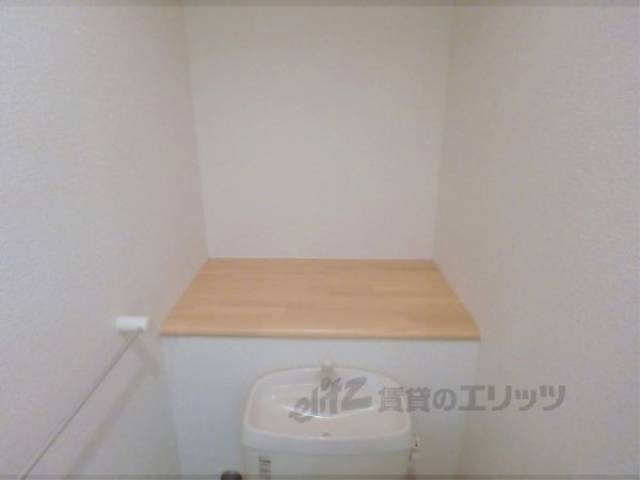 トイレ　トイレ収納