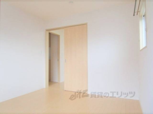 洋室　洋室6.4帖