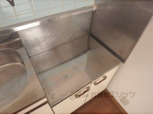 キッチン　コンロ置き場