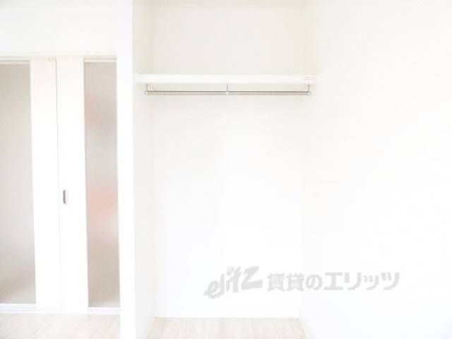 洋室　収納スペース