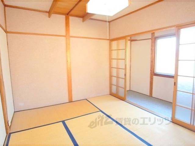 和室　こちらは6帖の和室です。