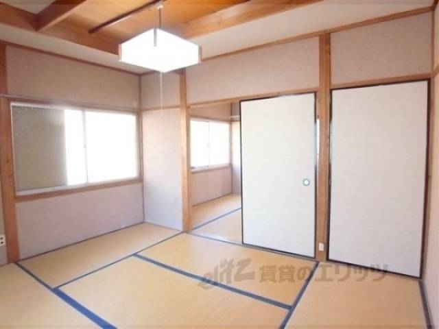 和室　陽も良く入ります。