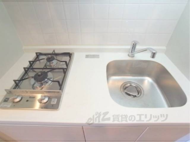 キッチン　コンロ、流し