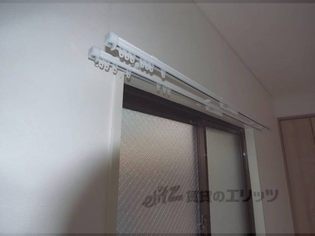 カーテンレール