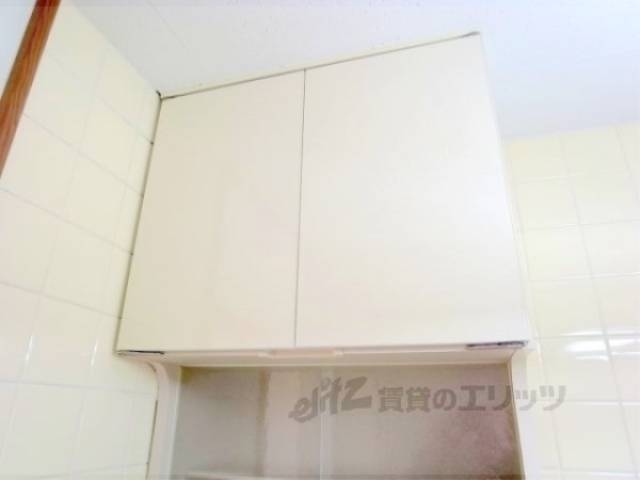 キッチン　上部収納