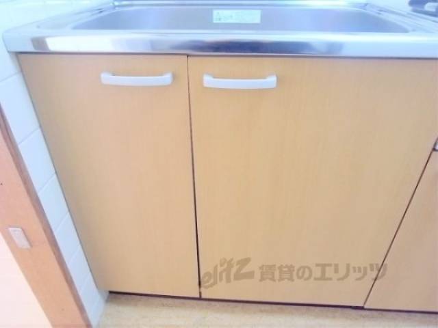 キッチン　下部収納