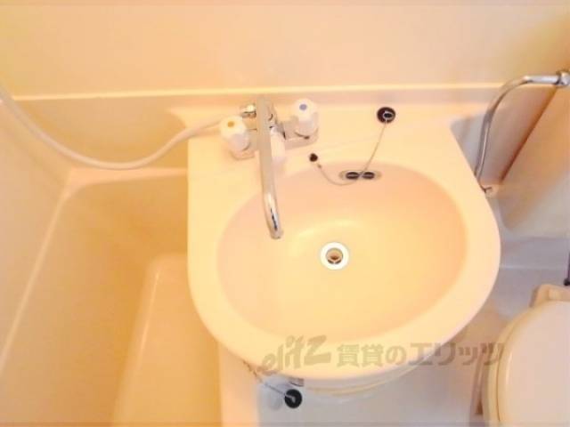 洗面所　ユニットバスの洗面台です