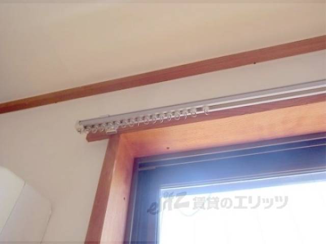 カーテンレール