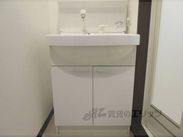 洗面所　下部収納