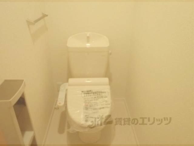トイレ　ウォシュレット付き