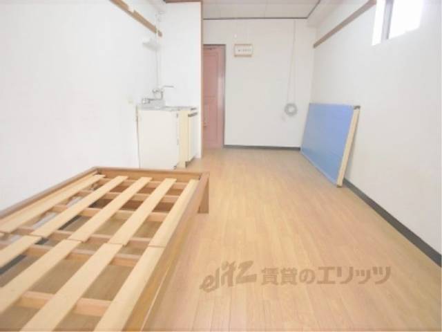 洋室　ベッドも付いています。