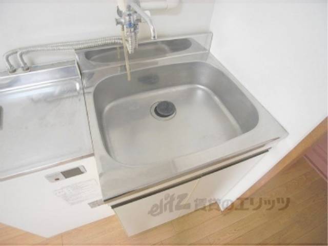 独立洗面台　シンクは広め