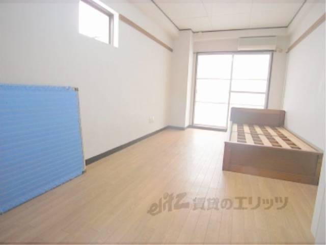 洋室　お部屋も広い