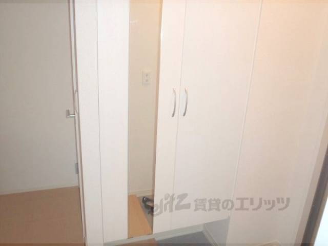 下駄箱　姿見付きです・