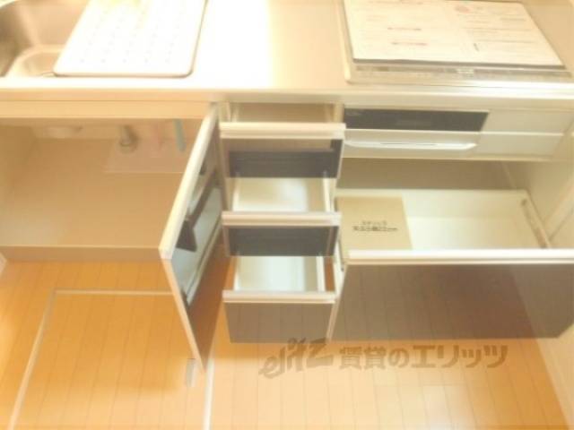 キッチン　収納