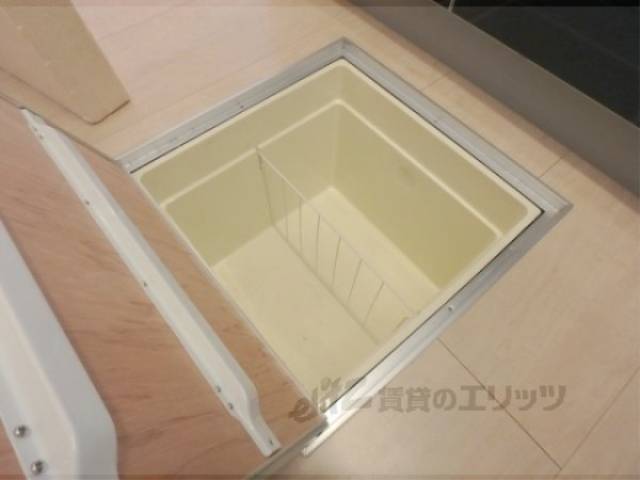 キッチン　床下収納