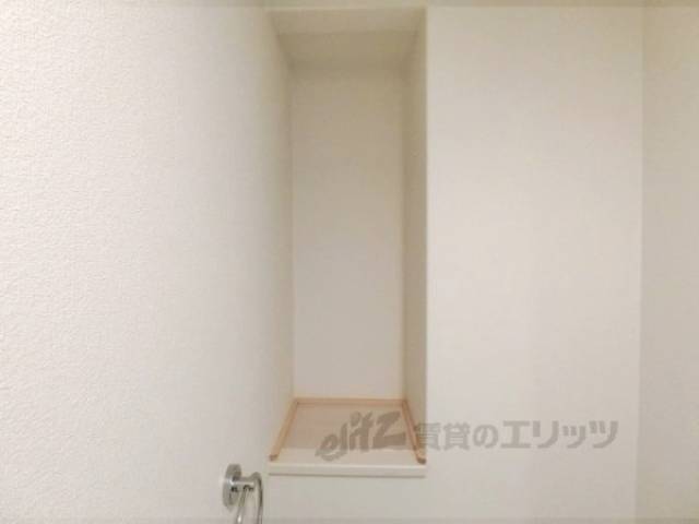 トイレ　上部収納