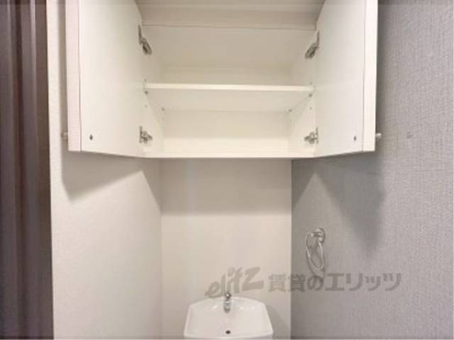 トイレ　上部収納