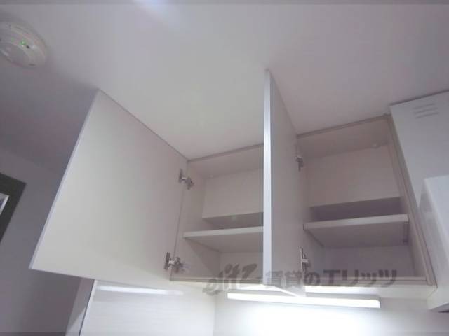 キッチン　上部収納