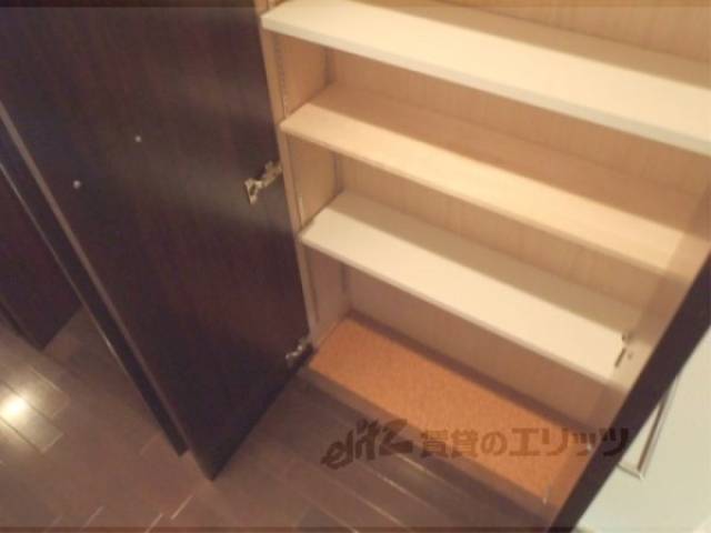 収納　廊下にも収納あり