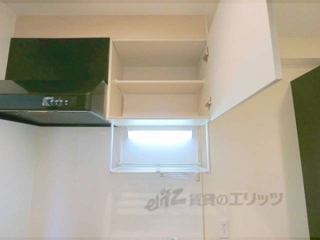 キッチン　上部収納