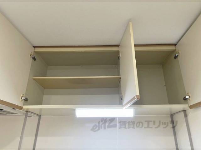 キッチン　上部収納