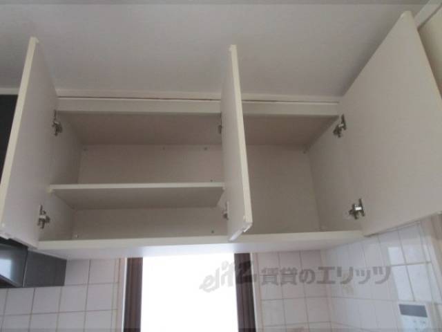 キッチン　上部収納
