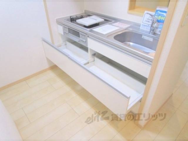キッチン　収納下部
