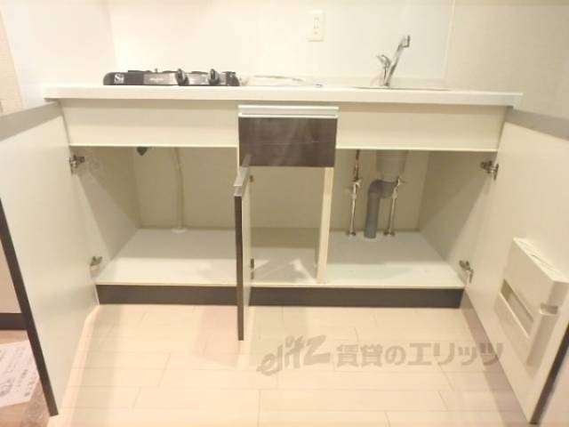 収納　キッチン下部収納