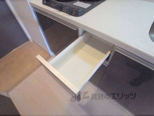 キッチン　キッチン下部収納
