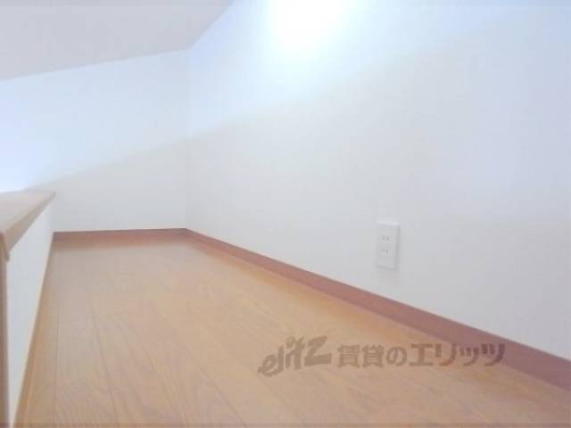 洋室　西側洋室ロフト