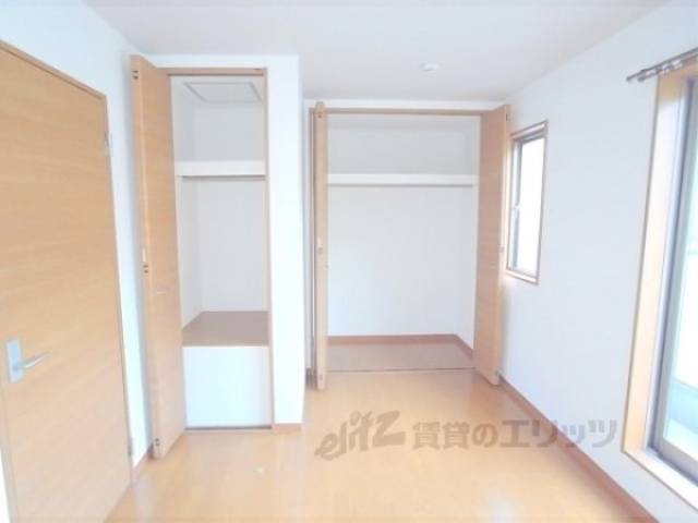 洋室　6.3帖洋室の収納