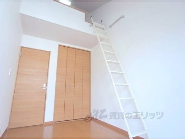 洋室　東側ロフト付洋室