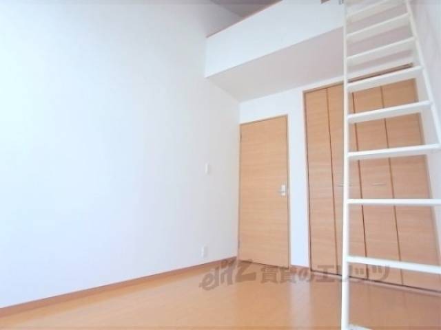 洋室　東側ロフト付洋室