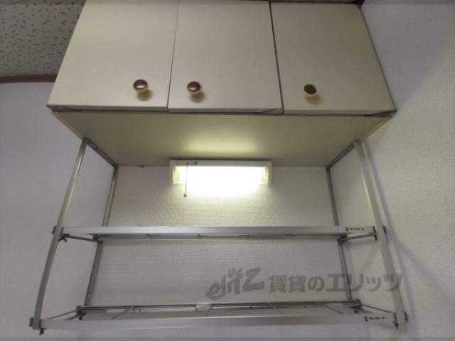 キッチン　収納上部