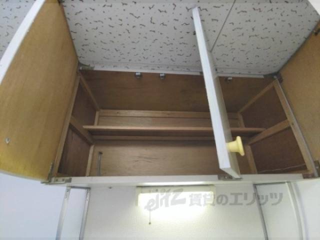 キッチン　収納上部