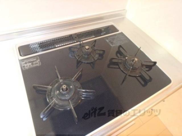 キッチン　ガス3口コンロ