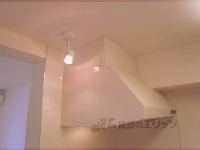 キッチン　間接照明