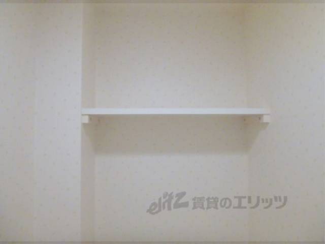 トイレ　トイレ戸棚