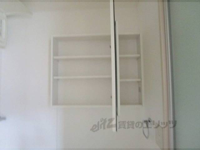 洗面所　上部収納