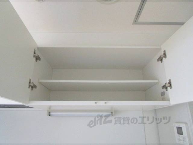 キッチン　上部収納