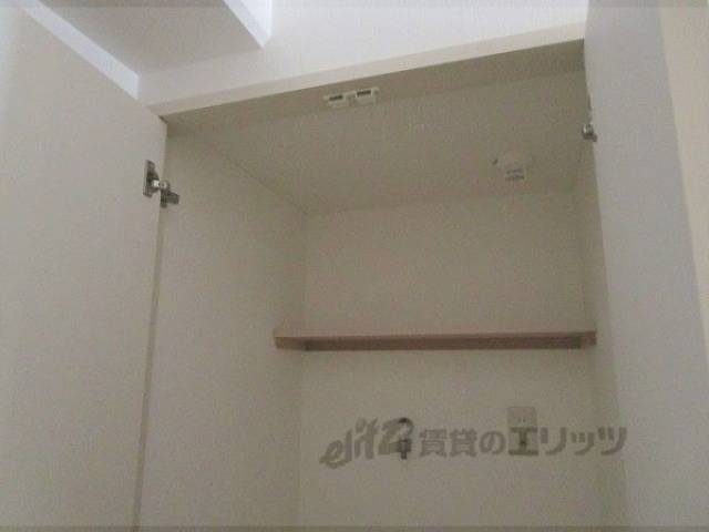 洗濯機置場　収納