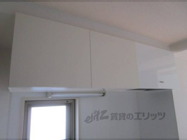 キッチン　上収納