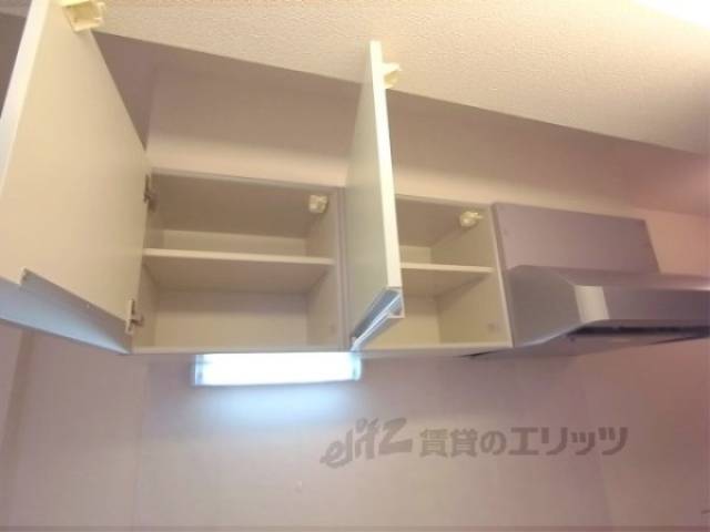 キッチン　上部収納
